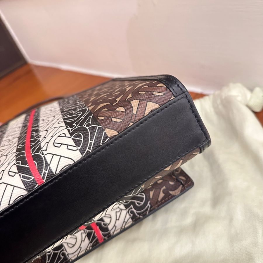 BURBERRY 咖滿版TB手提兩用包-8