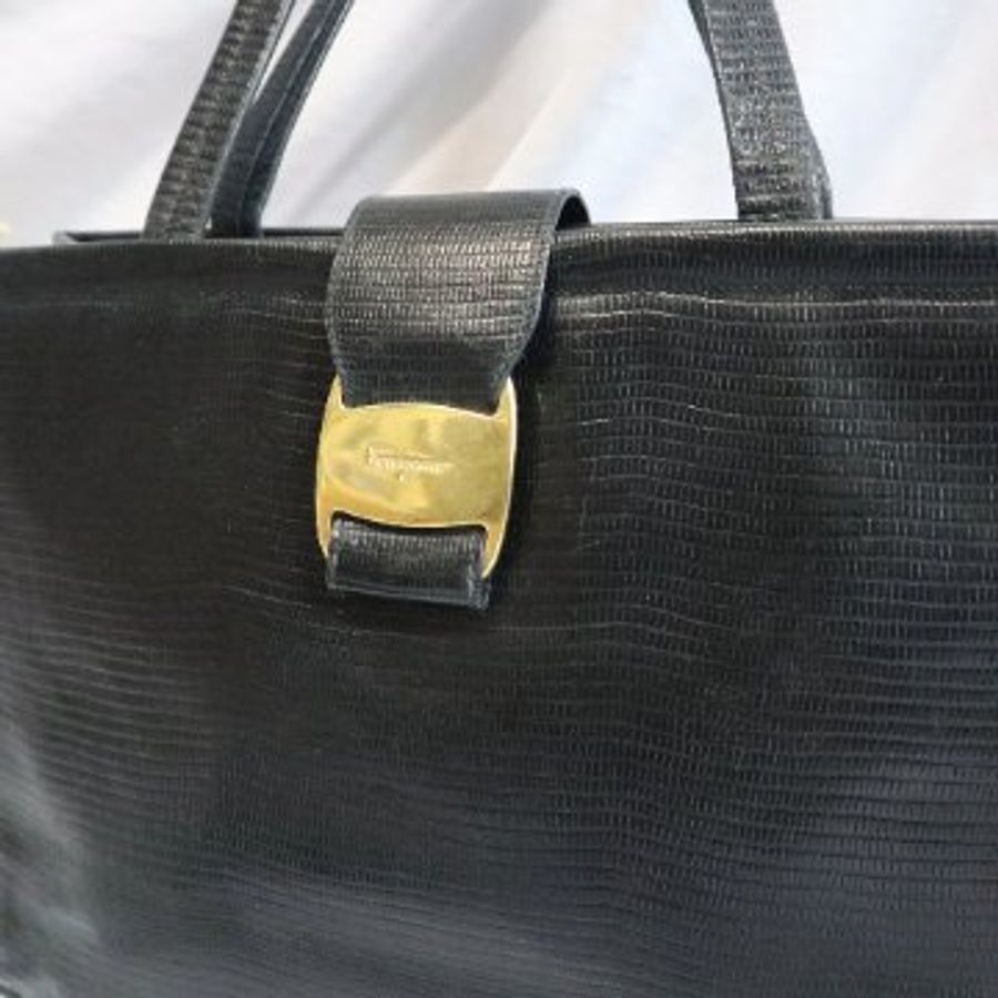 新品上架 現貨 🔥💖 ✨Salvatore Ferragamo 經典款黑色金扣單肩包  Ferragamo 手袋-2