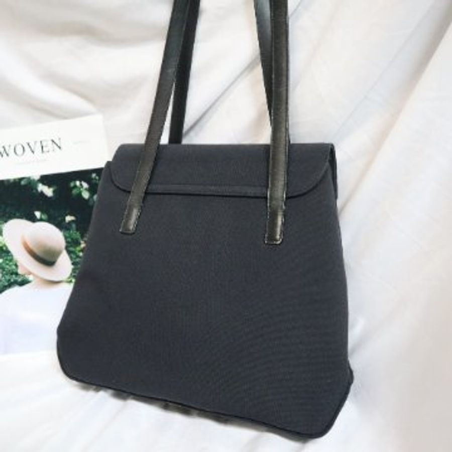 新品上架 現貨 🔥💖 ✨Salvatore Ferragamo 經典款黑色銀扣單肩包 Ferragamo Bag-4