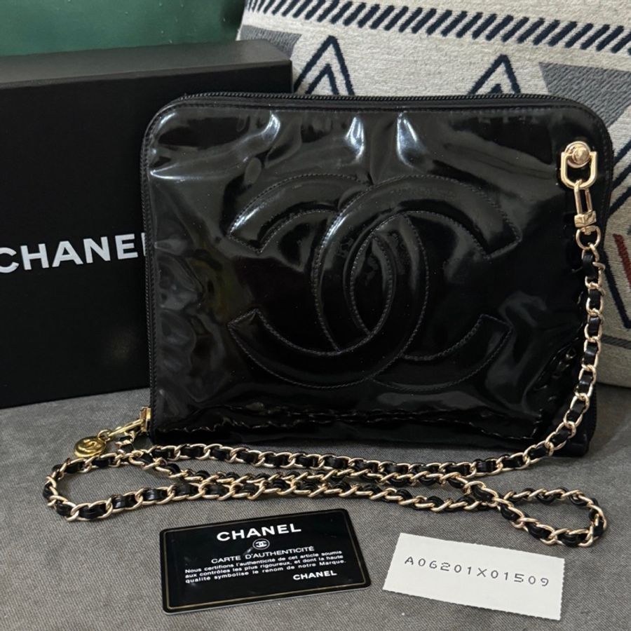 香奈兒絕版稀有拉鍊Logo肩背漆皮包-3