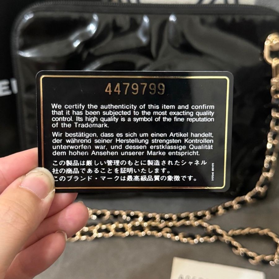 香奈兒絕版稀有拉鍊Logo肩背漆皮包-29