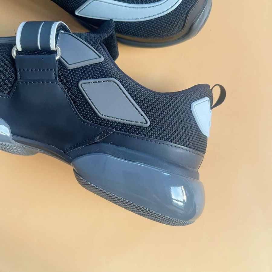 PRADA CALZATURE 黑灰魔鬼氈厚底鞋 # 5號-7