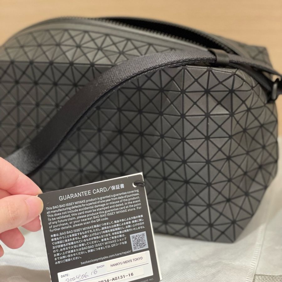 ISSEY MIYAKE 三宅一生 KURO 馬鞍包 霧面黑-1