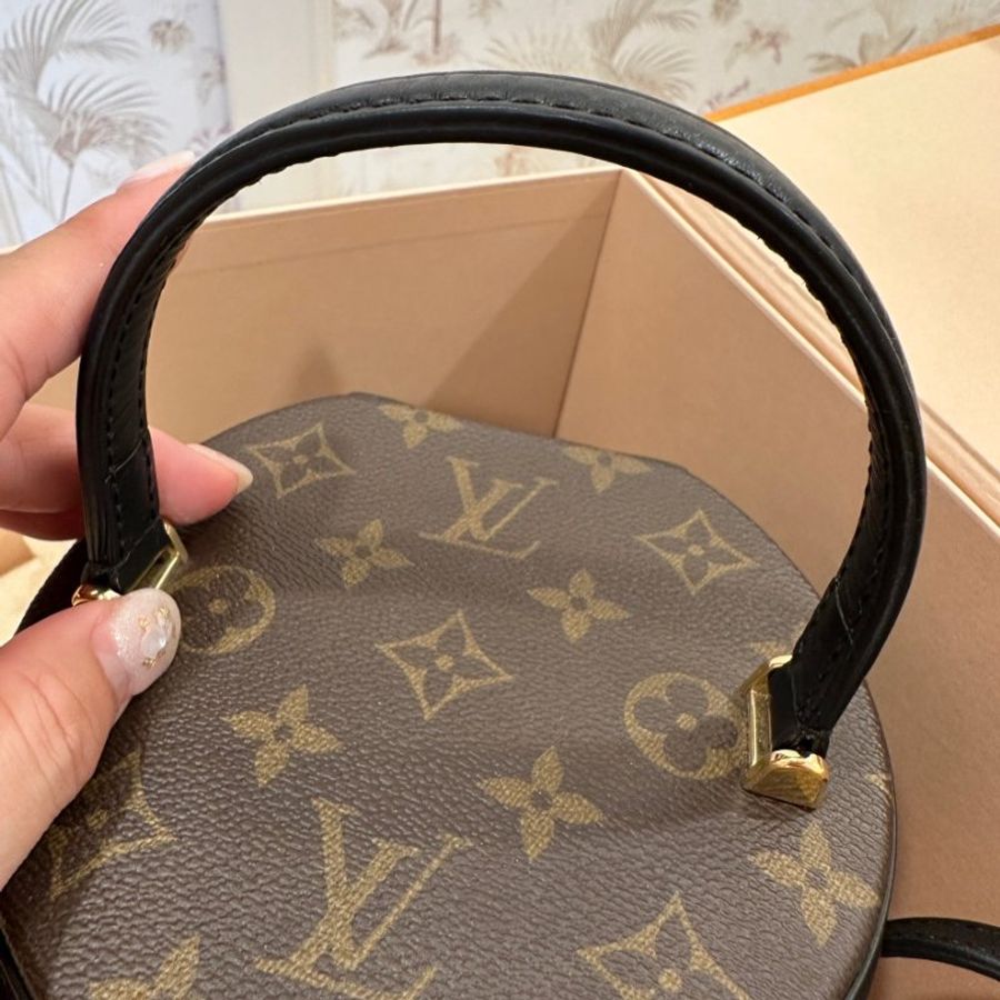 LV CANNES 圓桶包-16