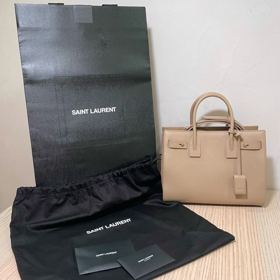 【SAINT LAURENT】【ysl】聖羅蘭 SAC DE JOUR粒面皮革柔軟BABY手袋-深米色-1