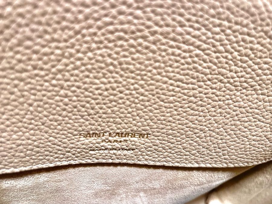 【SAINT LAURENT】【ysl】聖羅蘭 SAC DE JOUR粒面皮革柔軟BABY手袋-深米色-10