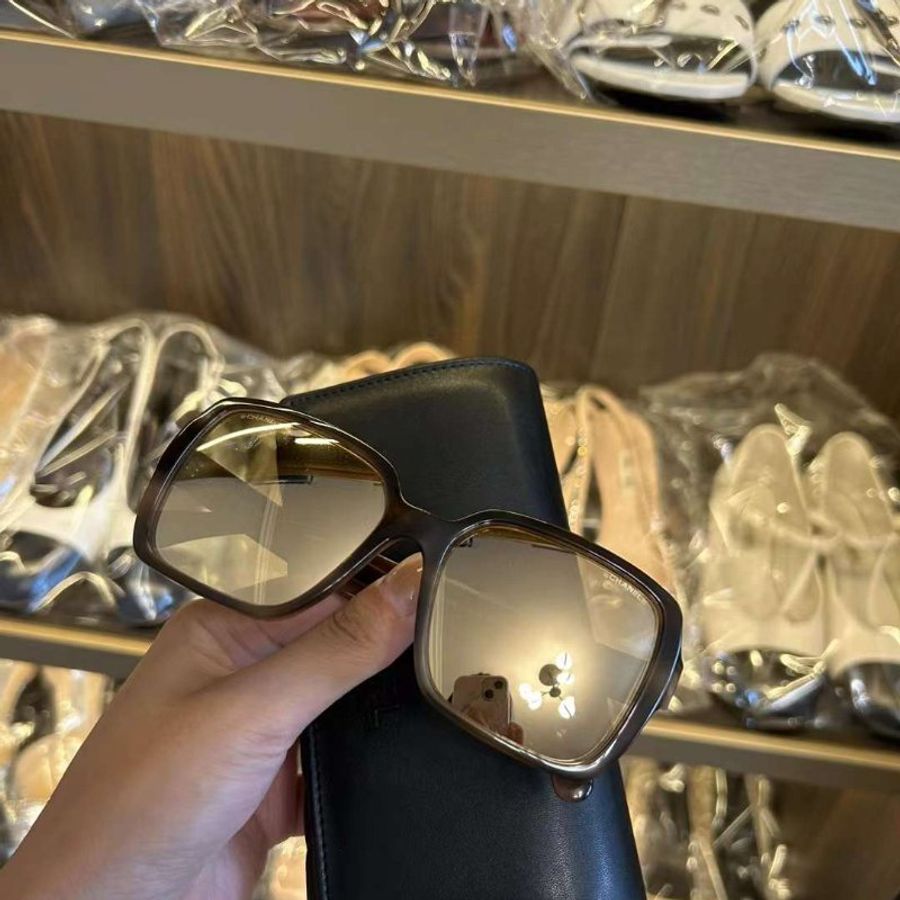 Chanel玳瑁色墨鏡 有包裝只戴過一次 可自行換平面或近視鏡片-0