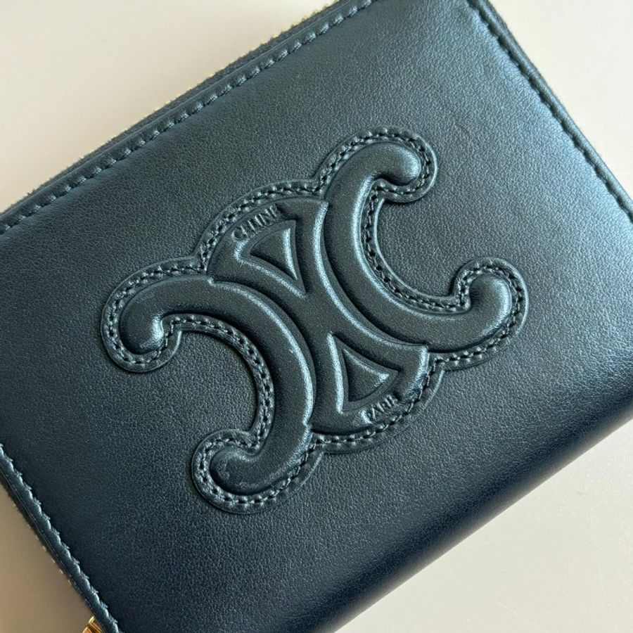 ::CELINE:: TRIOMPHE COMPACT 凱旋門壓印黑光滑牛皮革拉鍊錢包-4