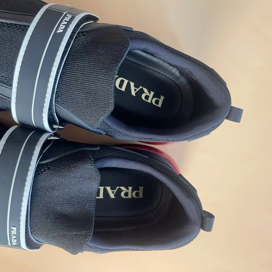 PRADA CALZATURE 黑紅魔鬼氈厚底鞋 # 5.5號-11
