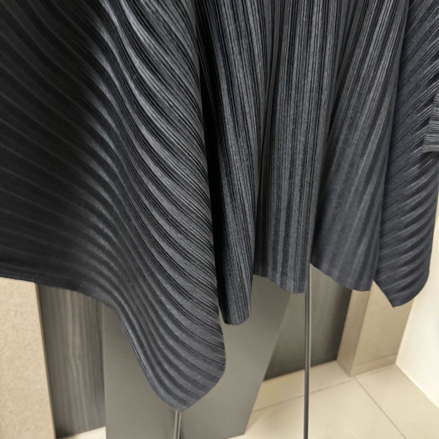 三宅一生 me pleatsplease isseymiyake 黑色造型上衣-3