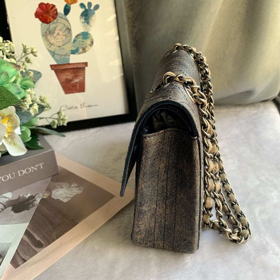 Chanel 限量秀款 古巴系列黑銀釦混色皮革COCO 25cm(棕色/藍紫色)-3