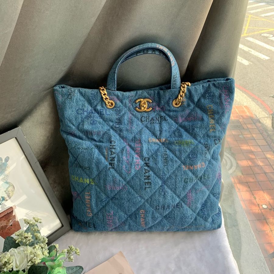 Chanel 金色CC Logo 塗鴉牛仔布二用托特包(牛仔藍)-1