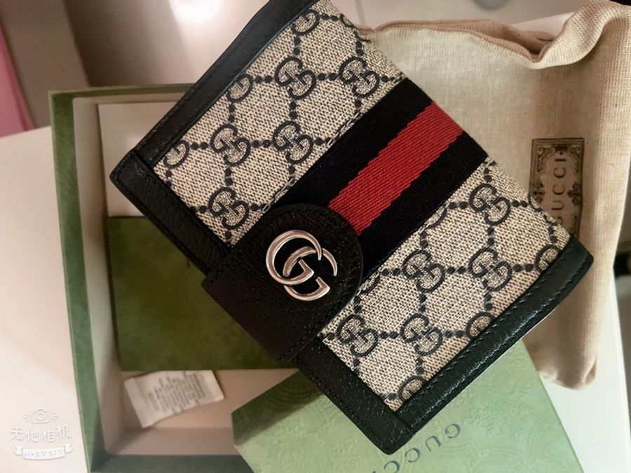 GUCCI護照夾 男女適用-1