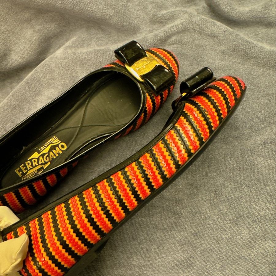 Salvatore Ferragamo 經典平底鞋 5C-1