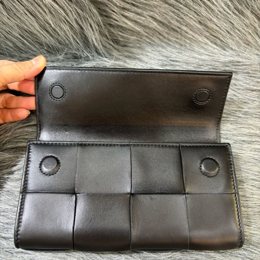 BOTTEGA VENETA BV 667433 黑色 CASSETTE 小牛皮 大方格 編織 釦式 拉鍊 零錢袋 長夾 皮夾 發財長夾-19