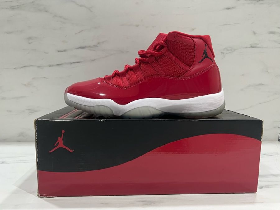 Air Jordan 11-2