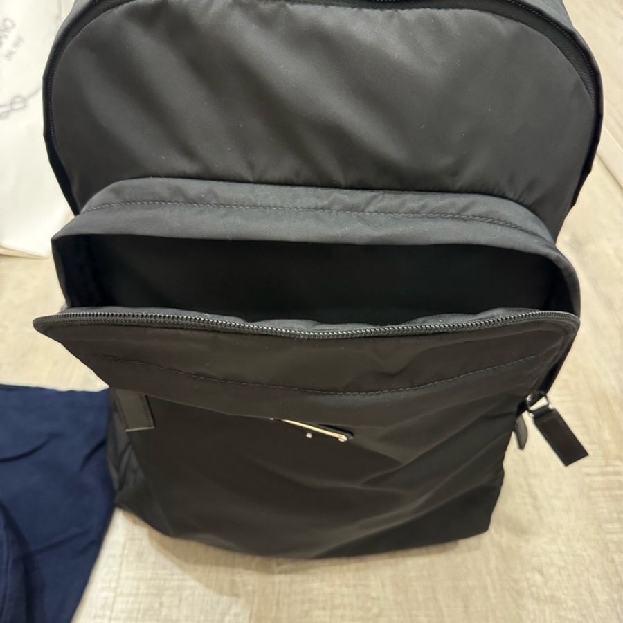 Prada 後背包 Re-Nylon 與 Saffiano 皮革背囊 專櫃精典款-4