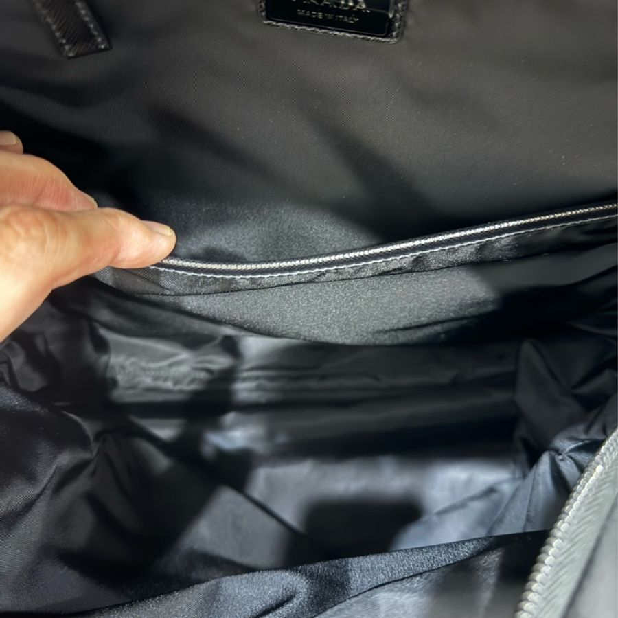 Prada 後背包 Re-Nylon 與 Saffiano 皮革背囊 專櫃精典款-14