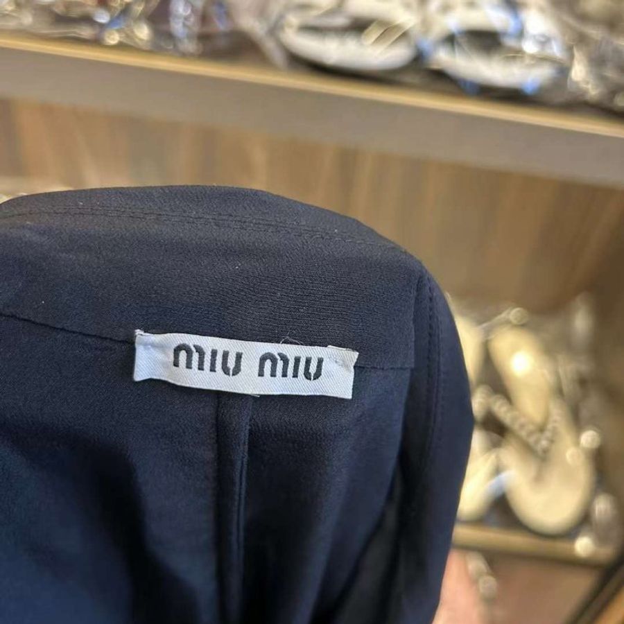 MIUMIU薄外套 尺寸38碼 領標在洗標沒了-2