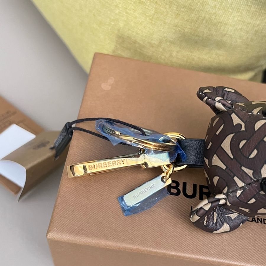 Burberry TB小熊吊飾-8