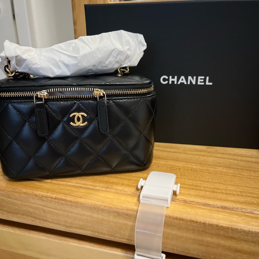 Chanel  黑色核桃金球長盒子-3