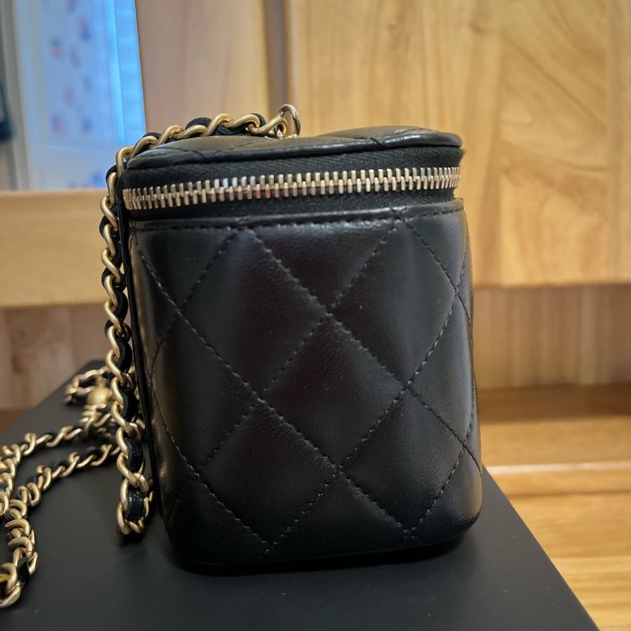 Chanel  黑色核桃金球長盒子-7