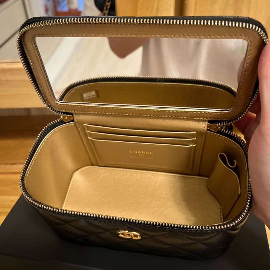 Chanel  黑色核桃金球長盒子-16