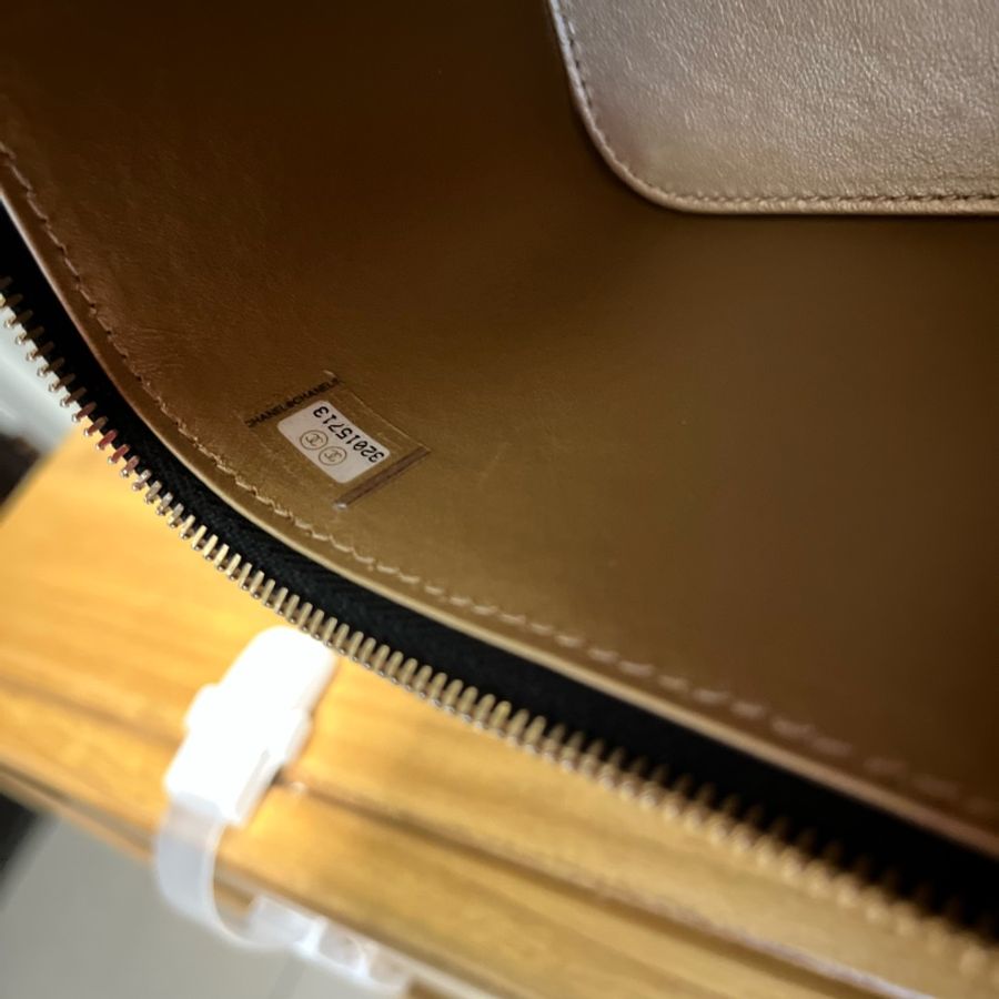 Chanel  黑色核桃金球長盒子-19