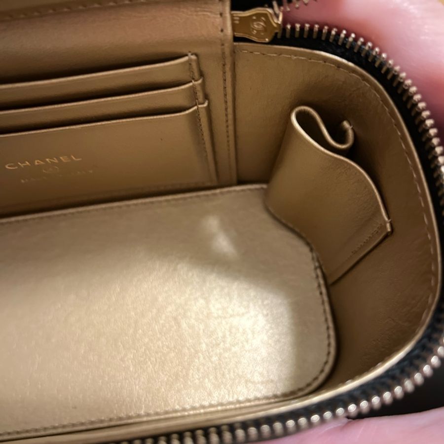 Chanel  黑色核桃金球長盒子-20