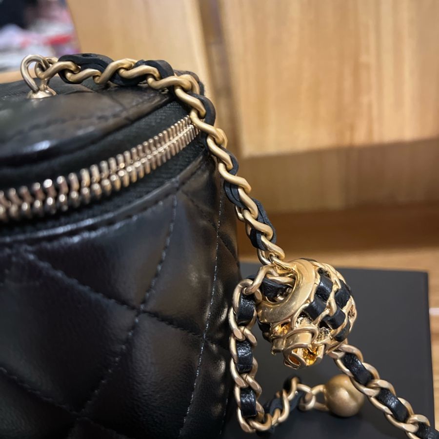Chanel  黑色核桃金球長盒子-23