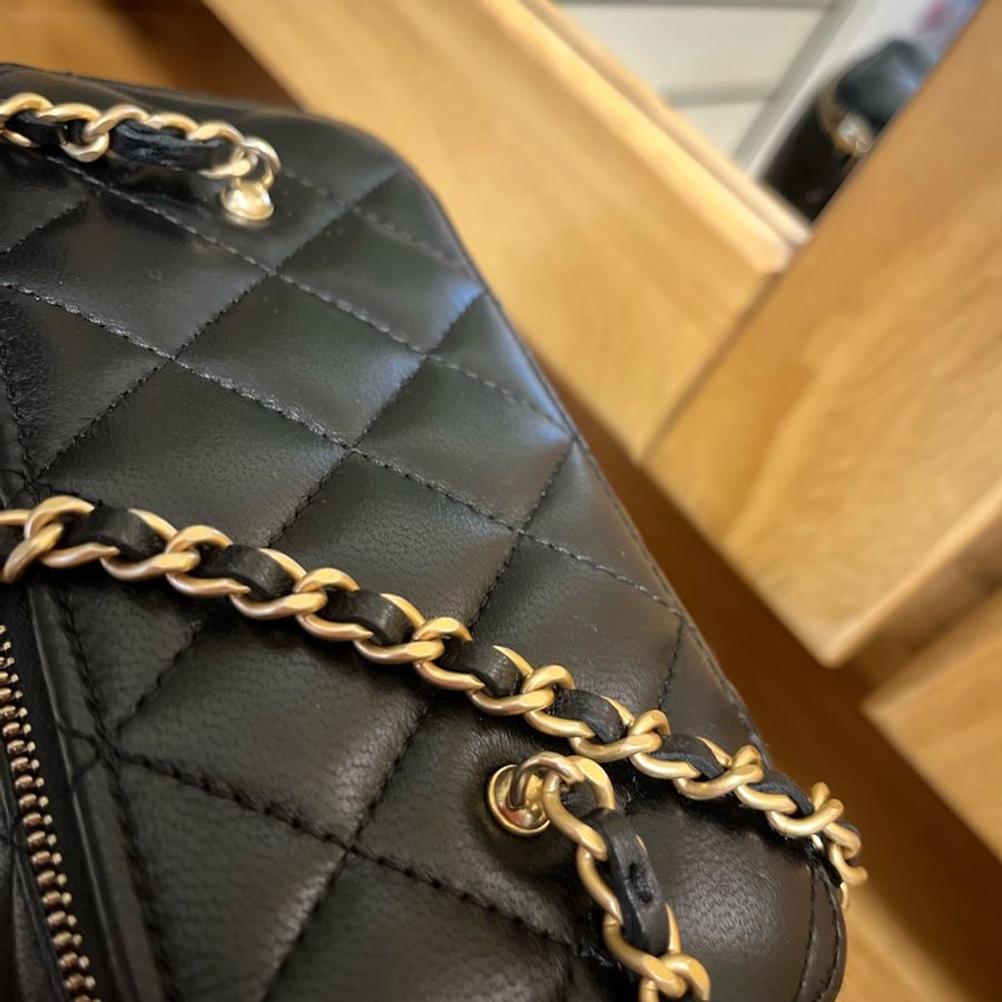 Chanel  黑色核桃金球長盒子-25