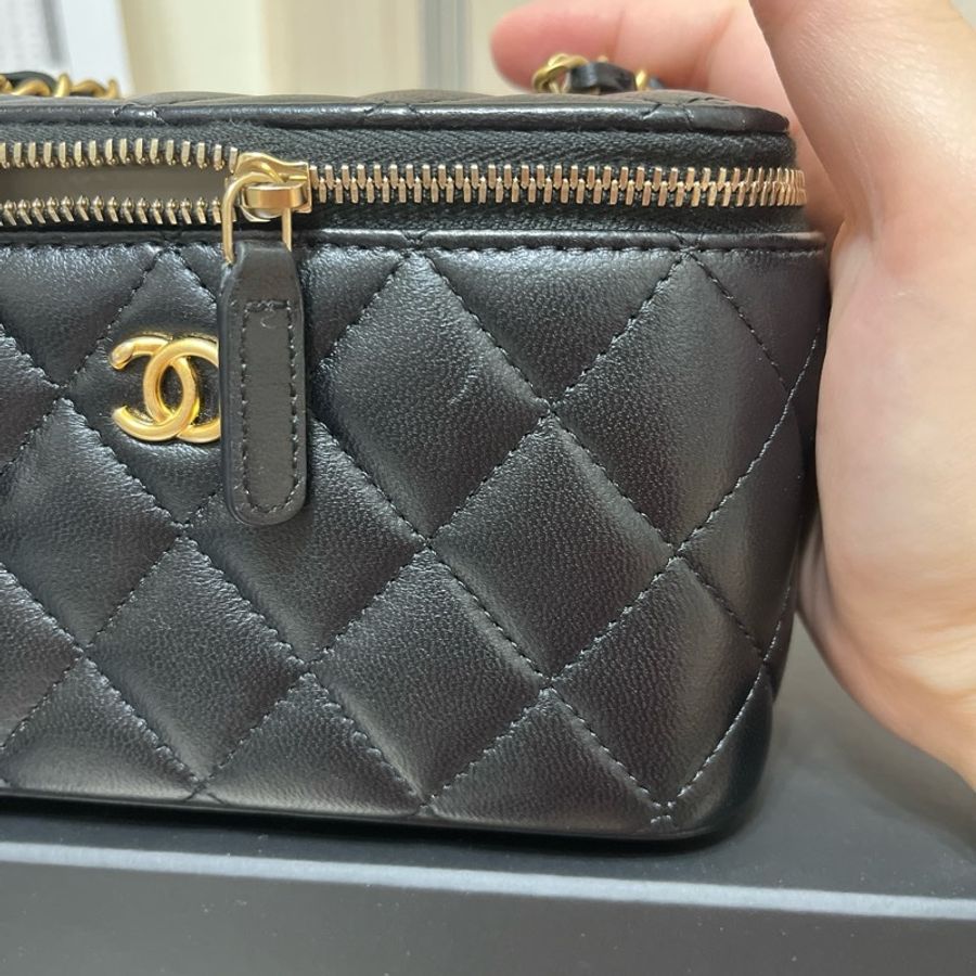 Chanel  黑色核桃金球長盒子-34