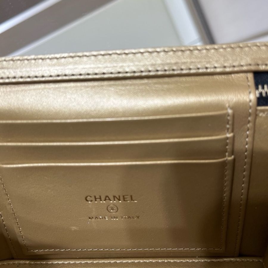 Chanel  黑色核桃金球長盒子-35