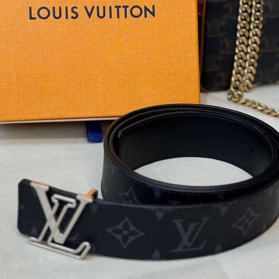 LV  新款 黑灰色 老花 LOGO 雙面  腰帶 皮帶 閒置93新閒置割愛 17580尺寸95公分  🤎有附防塵套、吊牌、盒子-4