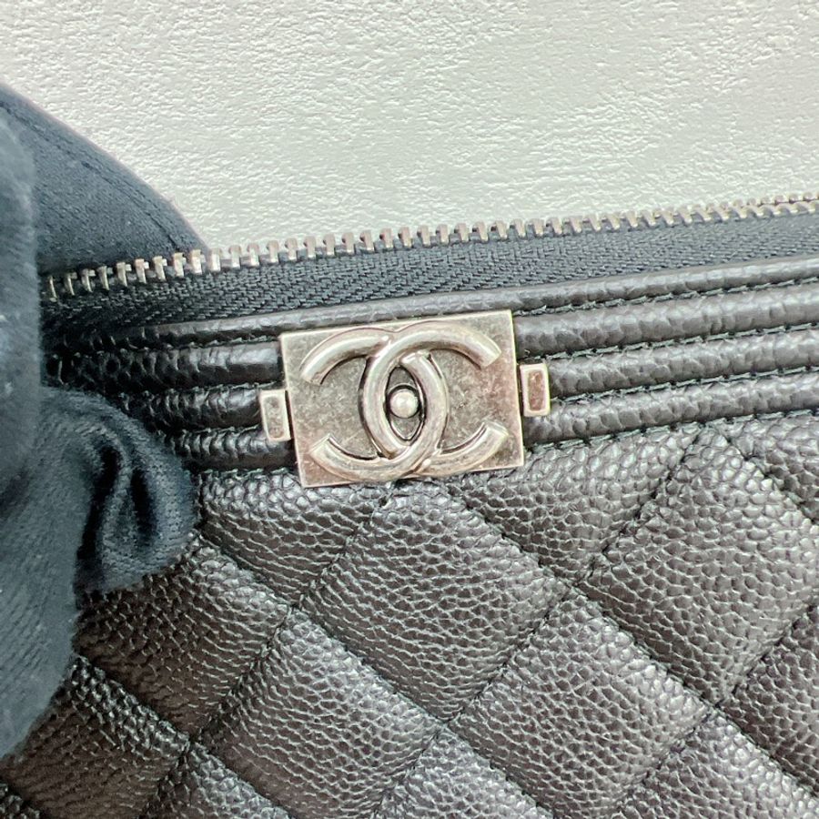 近新✨Chanel boy黑銀荔枝牛皮手拿包 pouch / o‘case medium-9