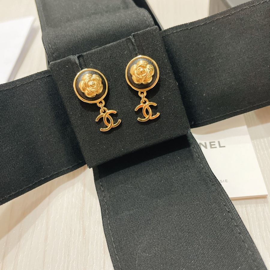 Chanel 22A 手工坊 小羊皮 立體山茶花 耳環 耳釘-6