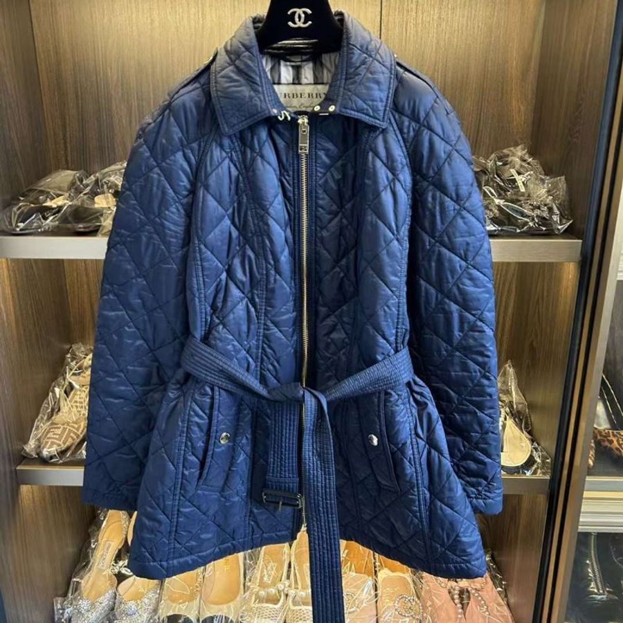 BURBERRY棉服 尺寸L 整體很新 實物藏藍色-0