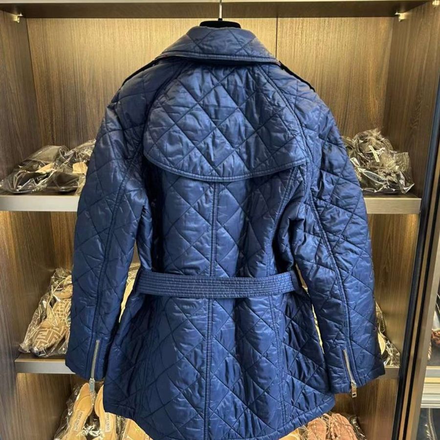 BURBERRY棉服 尺寸L 整體很新 實物藏藍色-1