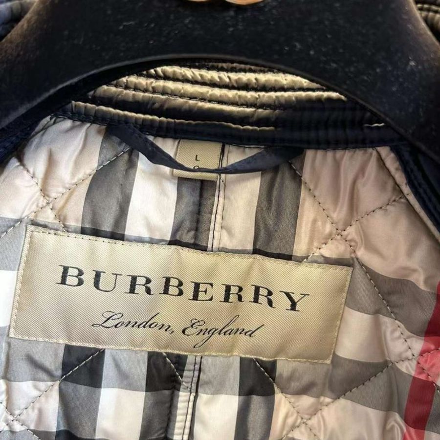 BURBERRY棉服 尺寸L 整體很新 實物藏藍色-3