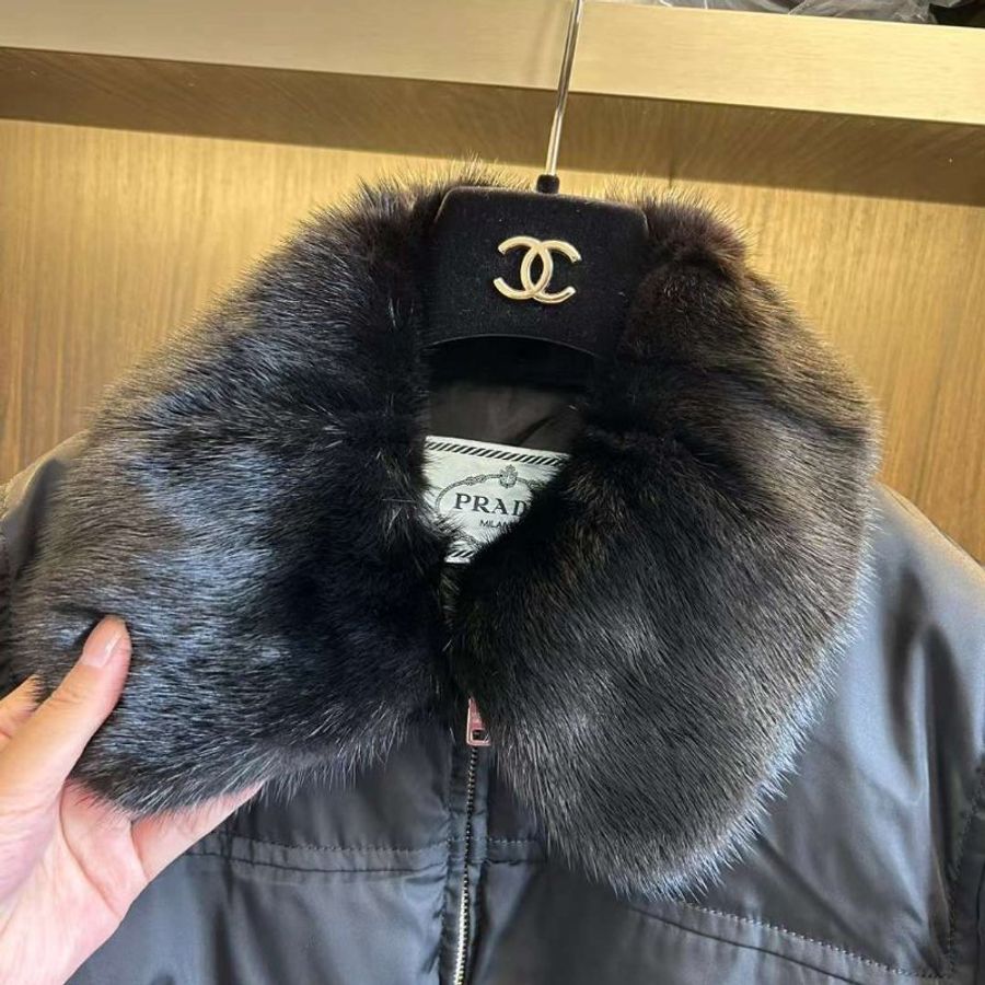 PRADA羽絨衣 原價八萬多 水貂毛領 尺寸44碼偏小 非常新 經典永不過時的款-2
