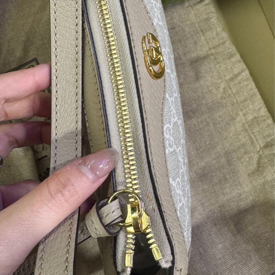 Gucci腋下包-5