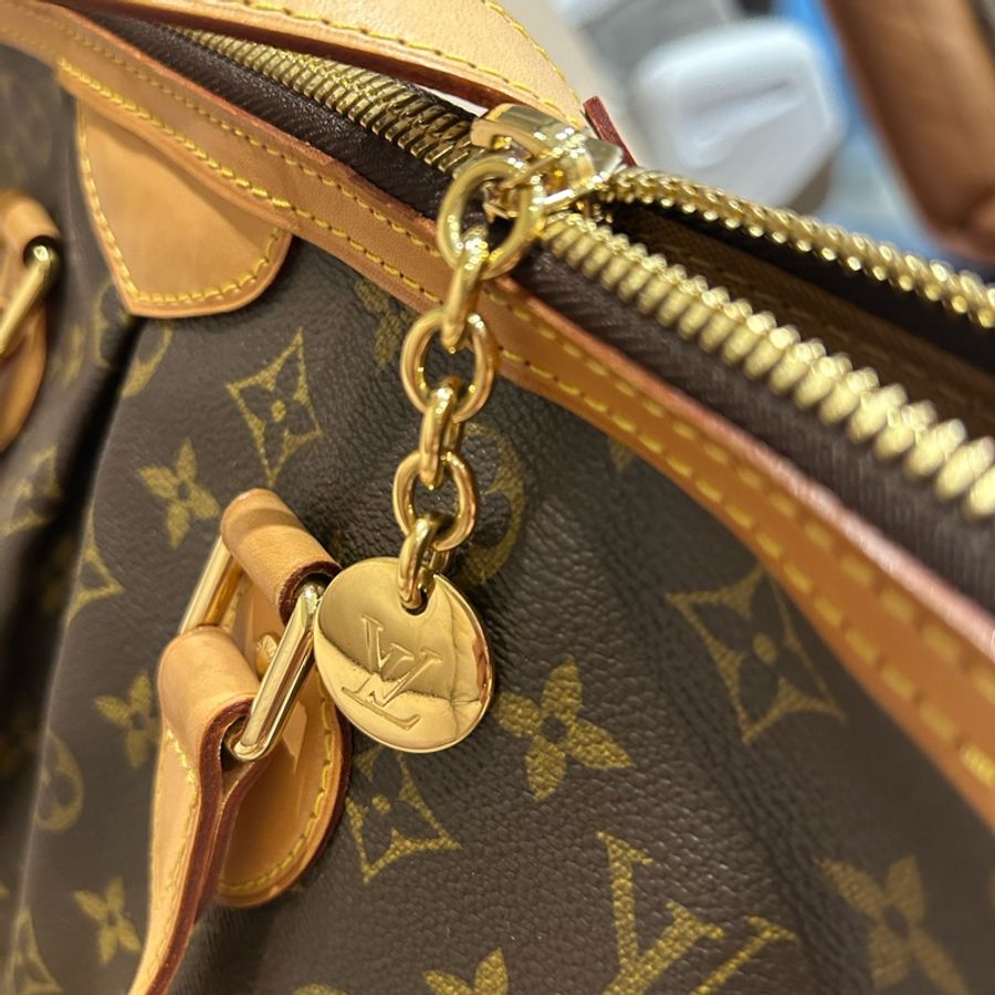 LOUIS VUITTON-11