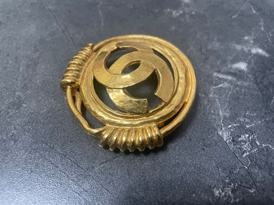 Chanel 香奈兒Vintage大 logo胸針-1