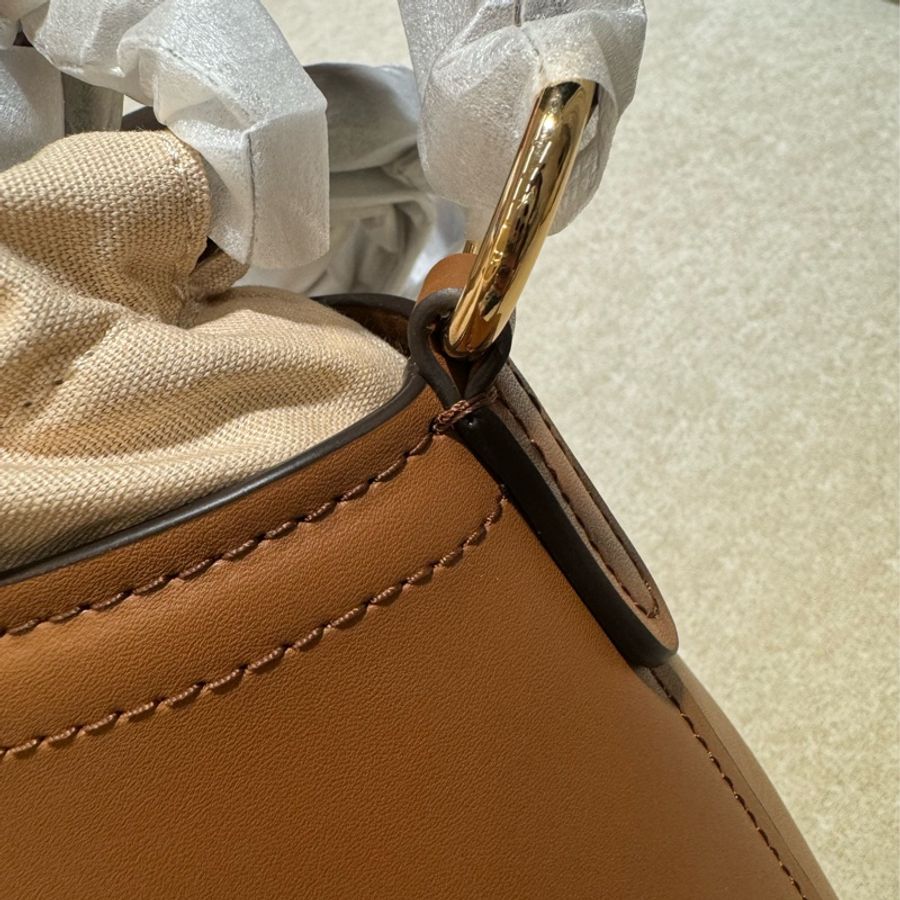 Michael Kors AIDY皮革拼接帆布縮口小款水桶包（咖啡色）-15