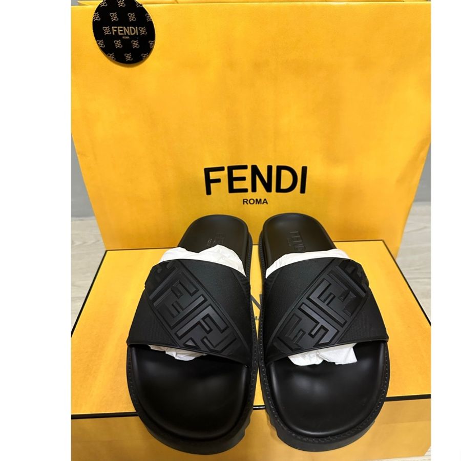 Fendi男用拖鞋 橡膠拖鞋 防水拖鞋 降價再降價-1