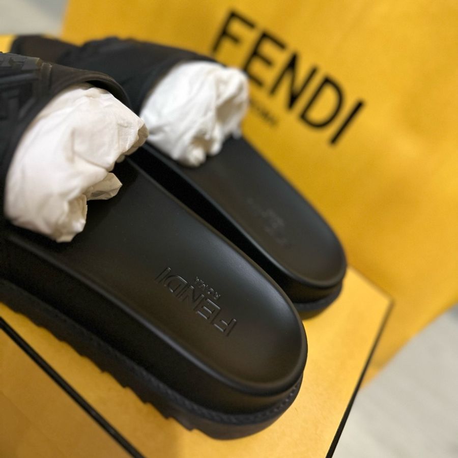 Fendi男用拖鞋 橡膠拖鞋 防水拖鞋 降價再降價-3