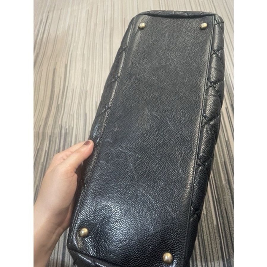 Chanel 魚子醬仿舊金色logo黑色拖特包-3