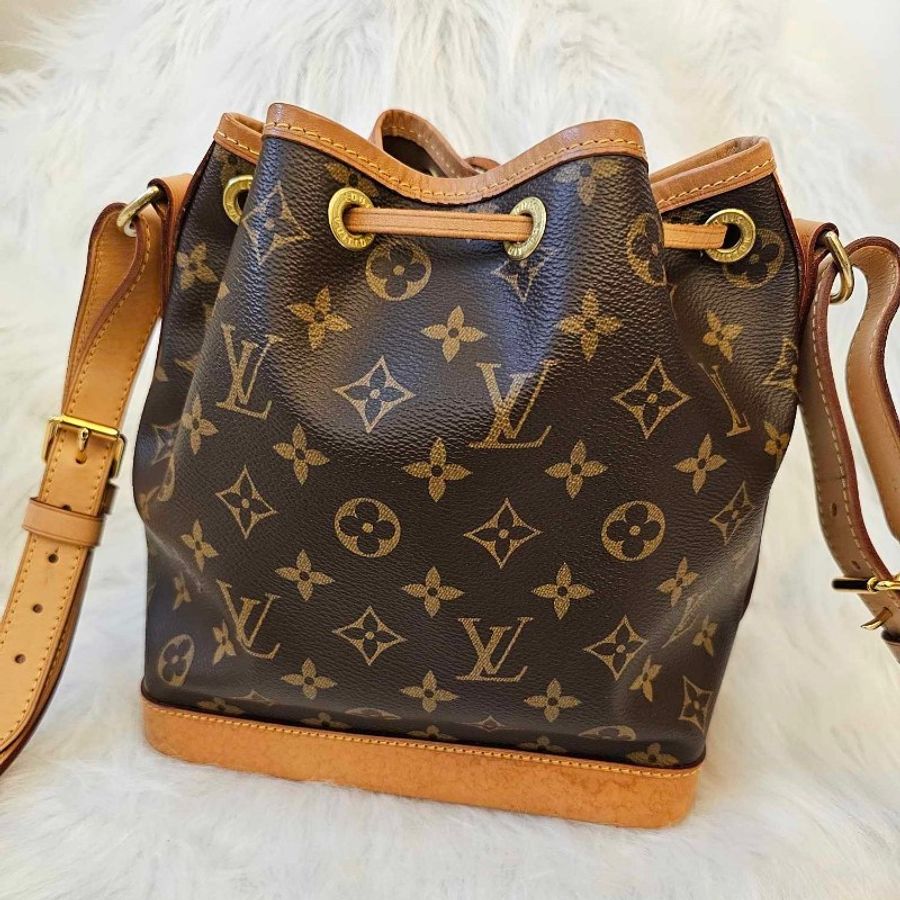🎀👜曼蒂二手精品👜🎀Louis Vuitton LV M40817 NOE BB 水桶包 老花抽繩水桶包 斜挎包 單肩包-12