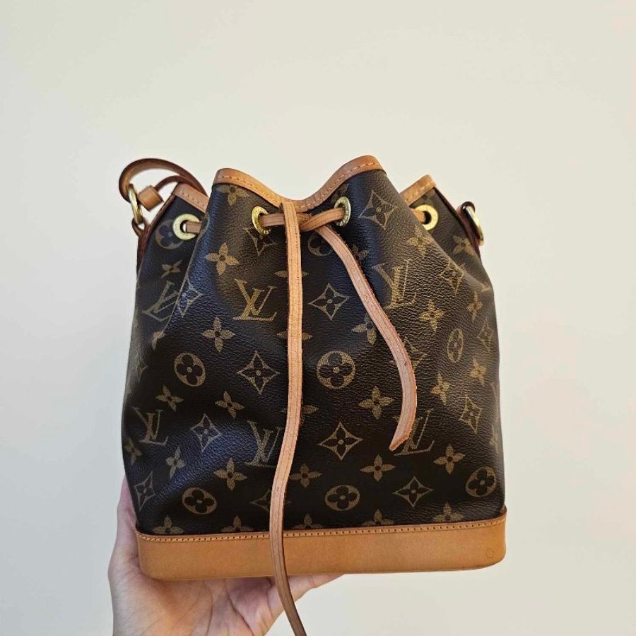 🎀👜曼蒂二手精品👜🎀Louis Vuitton LV M40817 NOE BB 水桶包 老花抽繩水桶包 斜挎包 單肩包-10