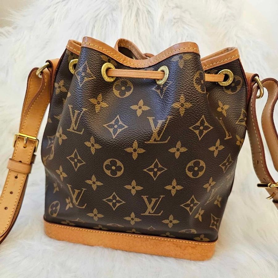🎀👜曼蒂二手精品👜🎀Louis Vuitton LV M40817 NOE BB 水桶包 老花抽繩水桶包 斜挎包 單肩包-2